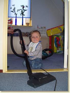 20050702-01 Papa helpen